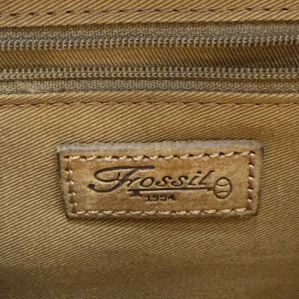 Handcrafted Tan Leather Floral Shoulder Bag - Picture 2 of 16